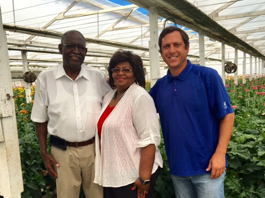 industry members Pat and Allen Houck with Mike Mooney from Dramm & Echter Pat and Allen Houck of House of Blooms in Sugar Land, Texas, with Mike Mooney of Dramm & Echter in Encinitas, California. The retailers toured the grower’s operation after making a connection at SAF Palm Springs 2018.